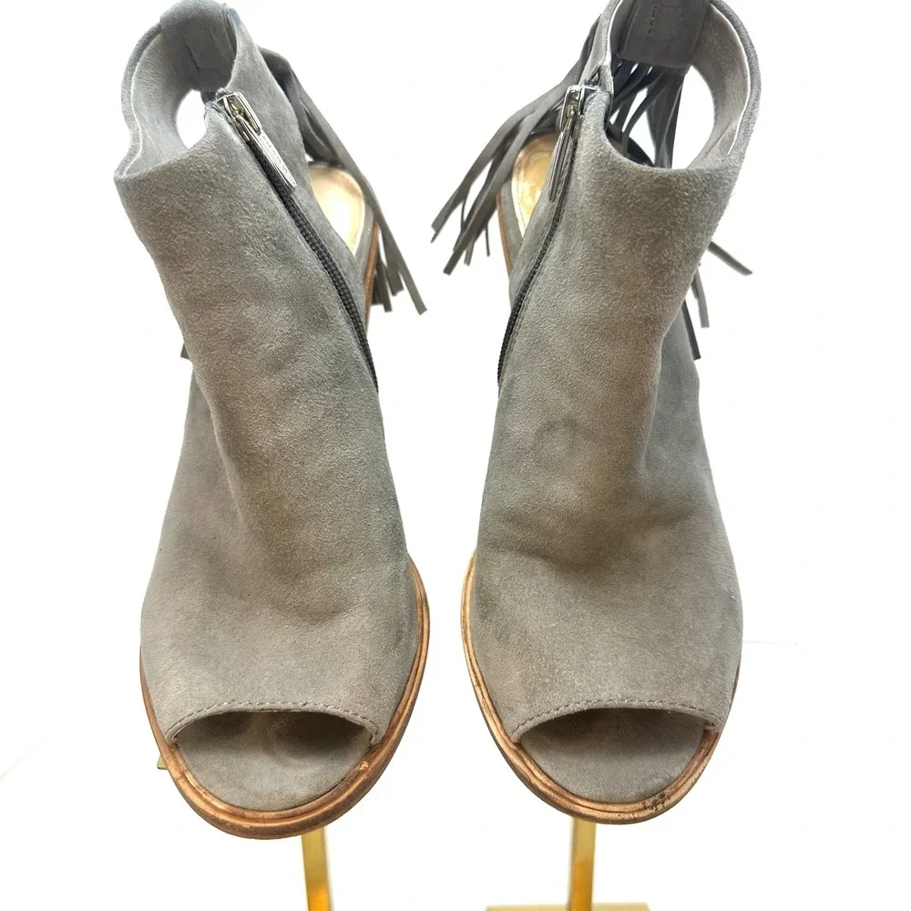 Vince Camuto Kyleena Grey Suede Fringe Peep Toe Block Heel Booties Womens 7.5M